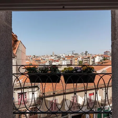 Skyline Cosy House, Downtown Near Metro Apartman