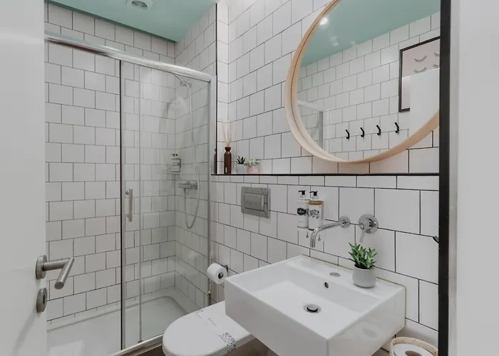 Skyline Cosy House, Downtown Near Metro Порту