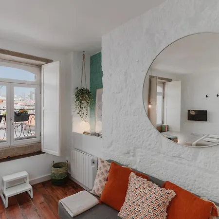 Skyline Cosy House, Downtown Near Metro Apartment *