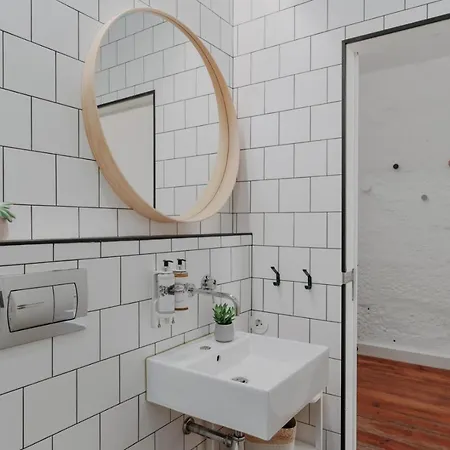 Apartment Skyline Cosy House, Downtown Near Metro