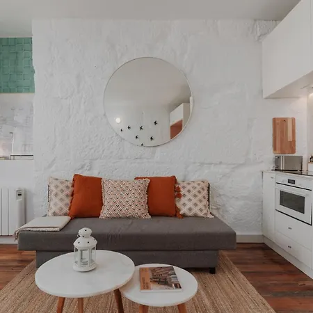 Apartment Skyline Cosy House, Downtown Near Metro Porto